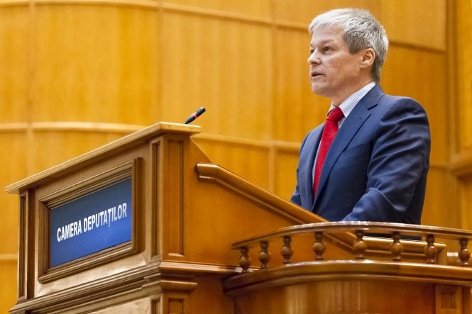 Anunțul premierului Cioloș: Nu toate salariile bugetarilor vor crește