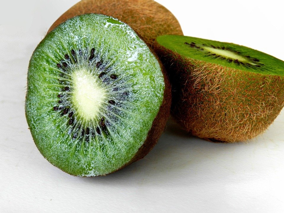 De ce nu ai voie să mănânci mai mult de 3 kiwi pe zi