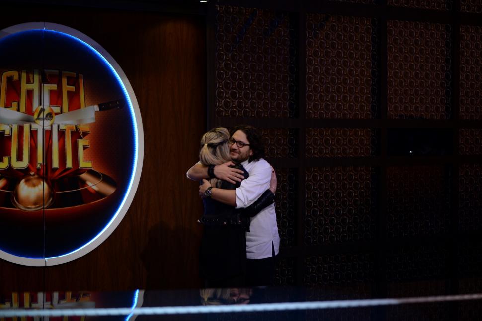 Surpriza la care nu se aștepta nimeni. Soția lui chef Florin Dumitrescu a gătit la „Chefi la cuțite”, fără ca acesta să știe 371566