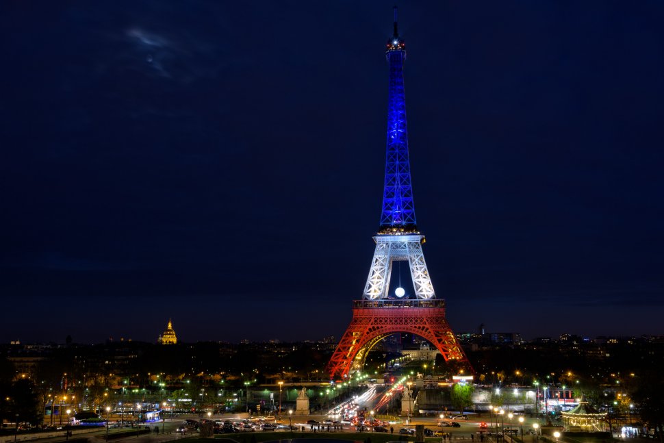 Turnul Eiffel nu va fi iluminat în culorile Pakistanului după sângerosul atentat. Argumentul ciudat al francezilor