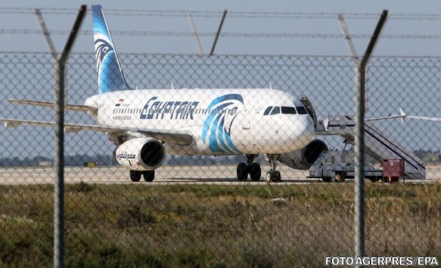Ce a pățit unul dintre pasagerii zborului deturnat EgyptAir ar putea fi un banc bun. Și-a sunat soția și i-a spus...
