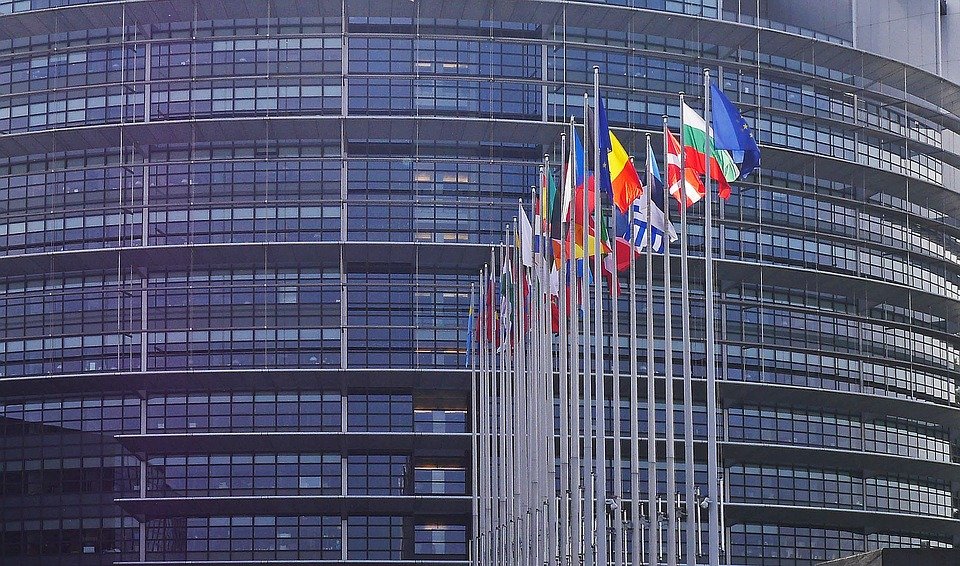 Surse: Unul dintre atacatorii de la Bruxelles a lucrat în Parlamentul European