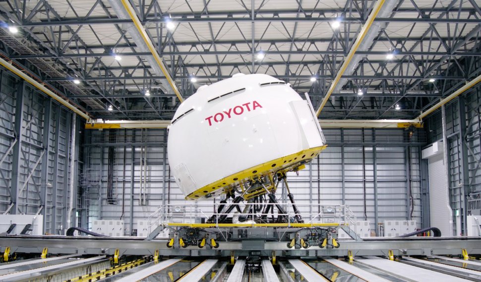 Toyota lucrează la un ”înger păzitor” pentru a conduce mașinile