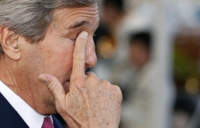 Secretarul de Stat american John Kerry, vizat de două atacuri cu rachetă