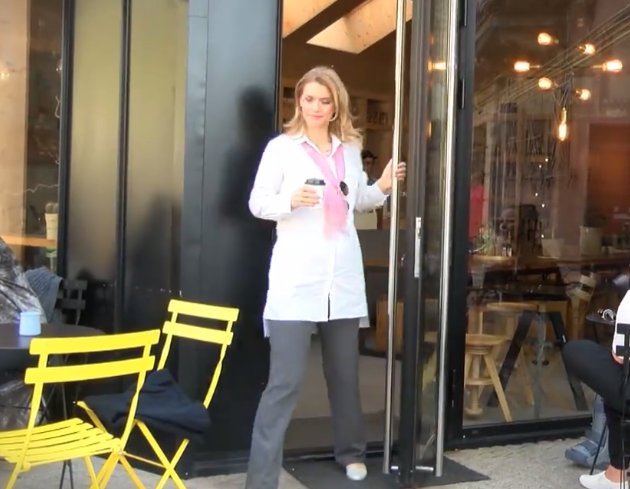 Alina Gorghiu, cu paharul de cafea în mână. Mesajul inedit pe care îl transmite - VIDEO