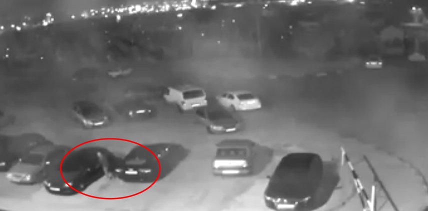 Mașină furată în 5 minute din fața blocului. Întreaga operațiune a fost filmată! VIDEO