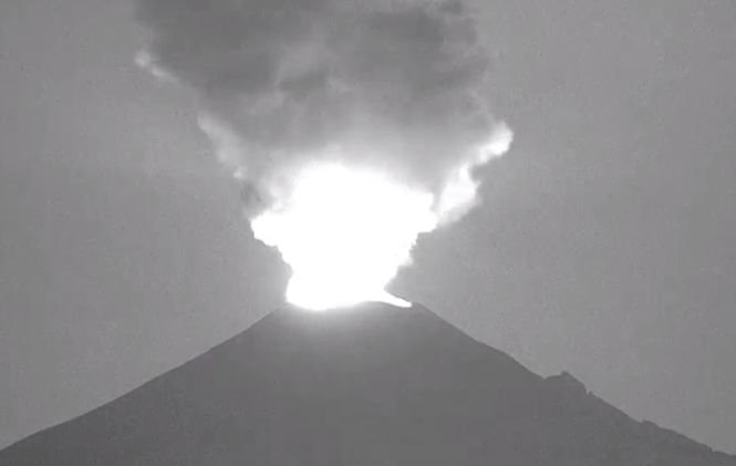 Alertă în Mexic. Vulcanul Popocatepetl erupe, iar lava se întinde pe 2 kilometri