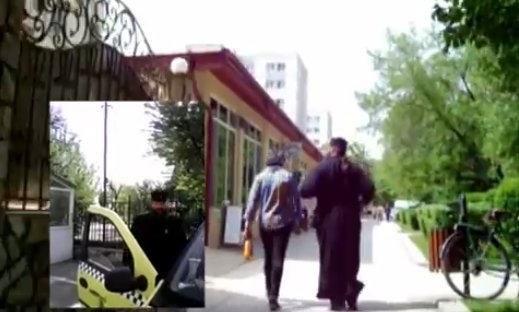 Călugăr surprins în timp mergea să ''spovedească'' o tânără într-o cameră de hotel -VIDEO