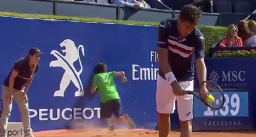 Incident periculos la turneul de tenis de la Barcelona - VIDEO