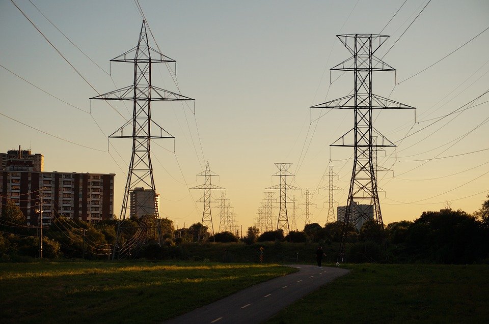 Enel lasă mii de consumatori fără energie electrică. Care sunt zonele afectate