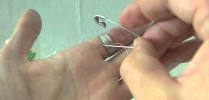  VIDEO! Cum poti sa-ti scoti usor de pe deget un inel! Ai nevoie doar de un ac!