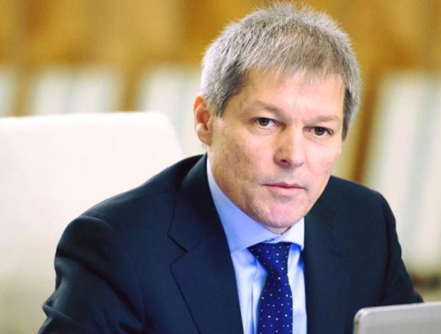 Dacian Cioloş a fost întâmpinat cu huiduieli şi proteste la Iaşi! Ce mesaj le-a transmis premierul protestatarilor