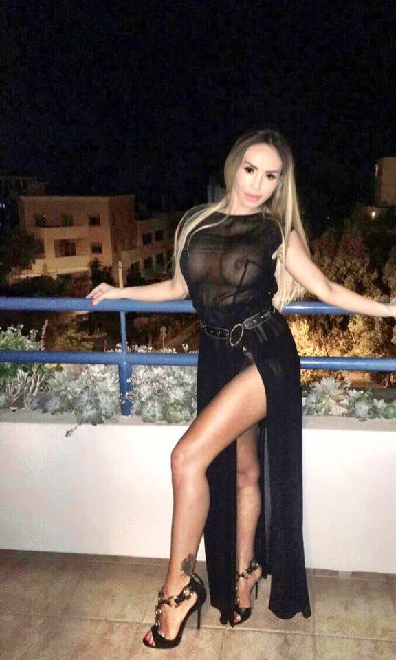 "Blonda lui Iri” și-a înnebunit fanii. S-a fotografiat fără sutien 377799