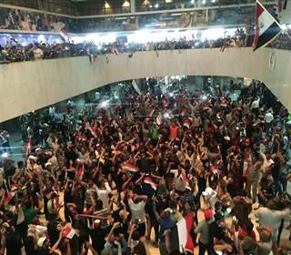 Autoritățile irakiene au reluat controlul, după ce sute de manifestanți au luat cu asalt clădirea Parlamentului