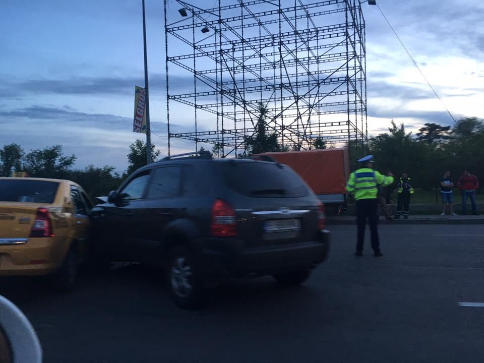 Accident de circulație pe DN1, la intrarea în București. Traficul în zonă a fost blocat