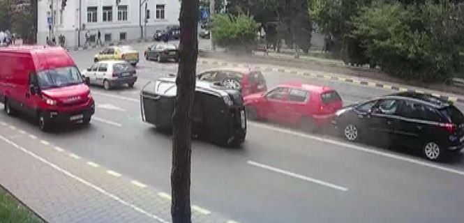 Accident spectaculos cu patru mașini, la Suceava