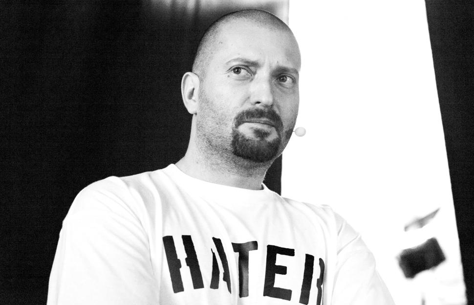 Cheloo dă definiţia bărbatului adevărat. La asta nu te așteptai! 379318