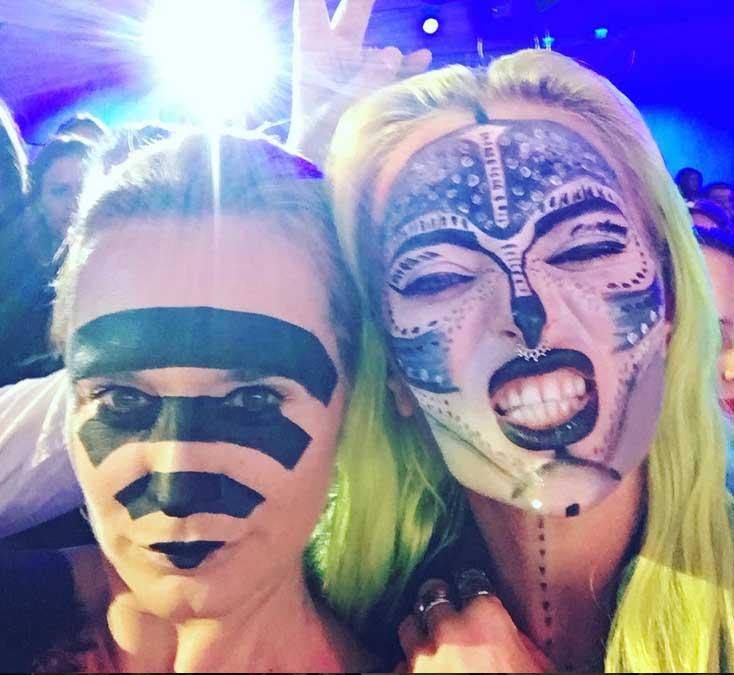  Delia s-a transformat! Cum arata fata artistei aseara 379263