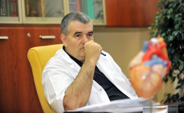 Medicul Şerban Brădişteanu: Un defibrilator i-ar fi salvat viaţa fotbalistului Patrick Ekeng