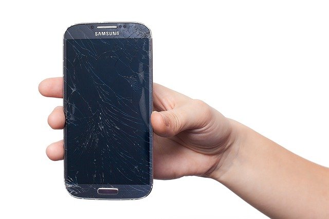 Samsung și alte 7 companii, vizate de o anchetă privind smartphone-urile. 