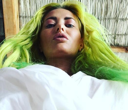 Cum arată Delia în costum de baie la început de primăvară - GALERIE FOTO  380440