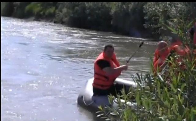 Au sunat la 112 pentru că au văzut un cadavru în râul Prahova 