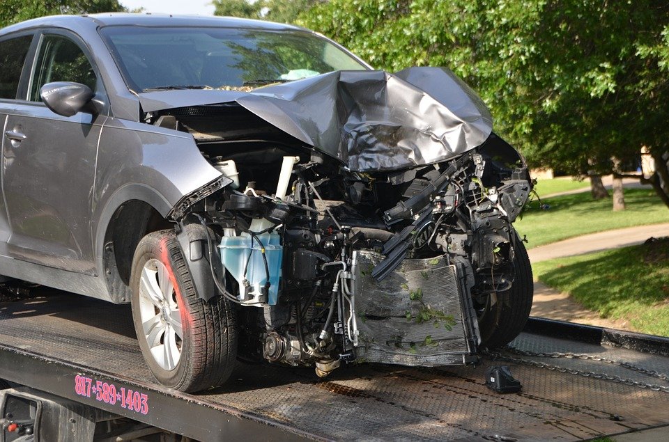 Accident sau crimă? Un bărbat a fost găsit carbonizat în propria maşină