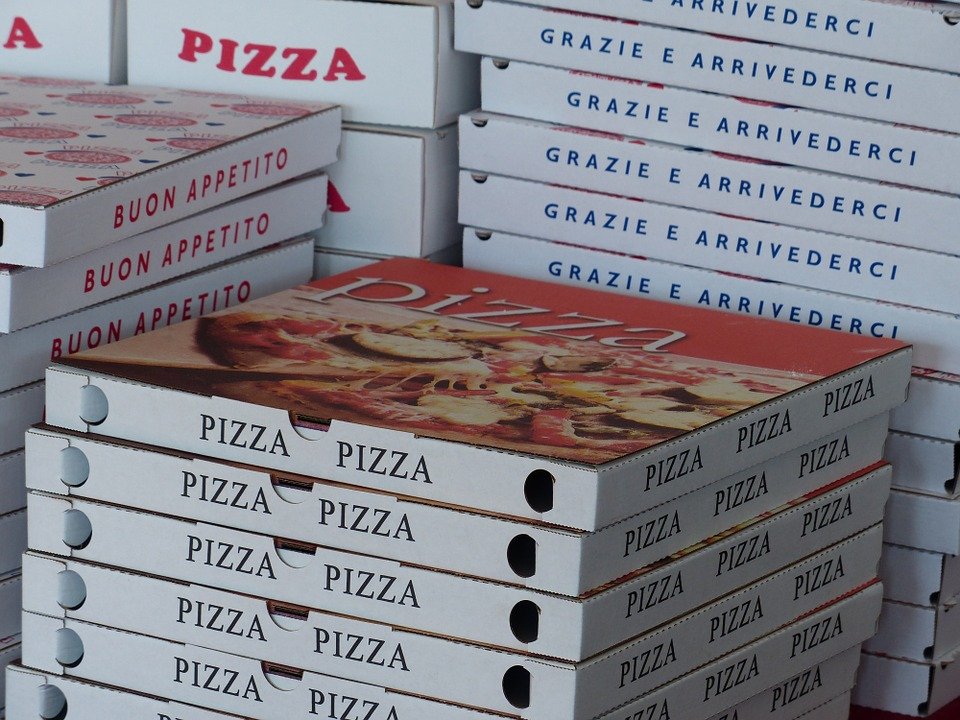 Comanda în fiecare seară pizza, iar angajații se obișnuiseră cu el. Ce s-a întâmplat când bărbatul nu a mai sunat 11 zile la rând
