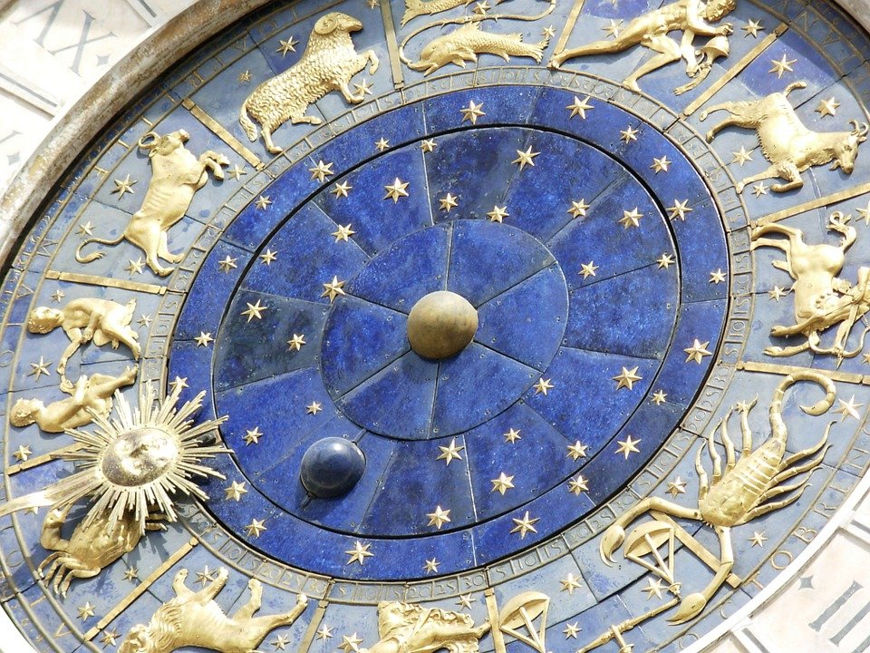 Horoscop zilnic, 20 mai. Luna își continuă drumul în Scorpion. Perioadă bună pentru reglarea conturilor