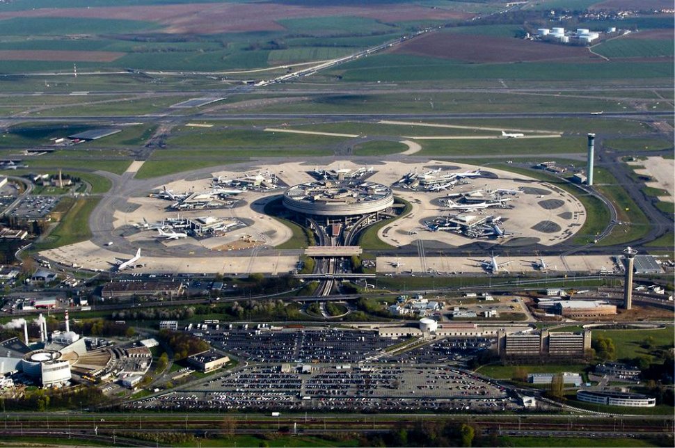 Stare de alertă pe aeroportul Roissy-Charles de Gaulle. Anchetatorii caută angajații radicalizați