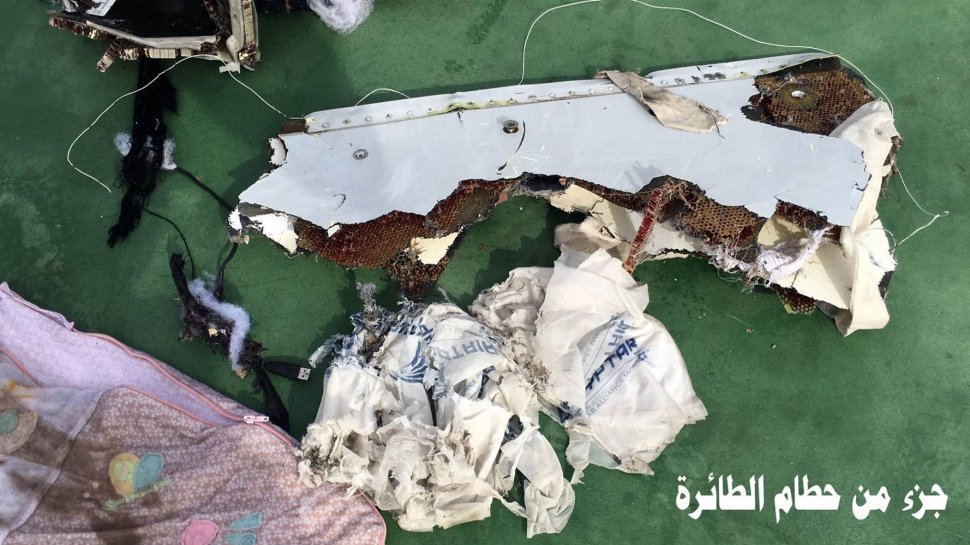 Primele imagini cu avionul egiptean prăbușit în Mediterană