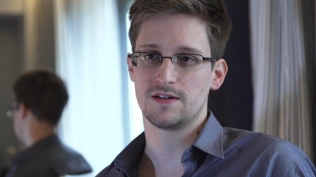 Edward Snowden face praf o cunoscută aplicație de chat