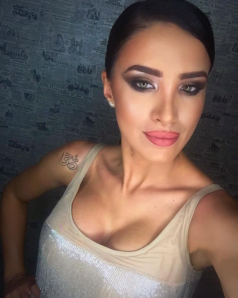 O vedetă din România a intrat în baia unui restaurant. A făcut imediat o fotografie. Ce era acolo 383699