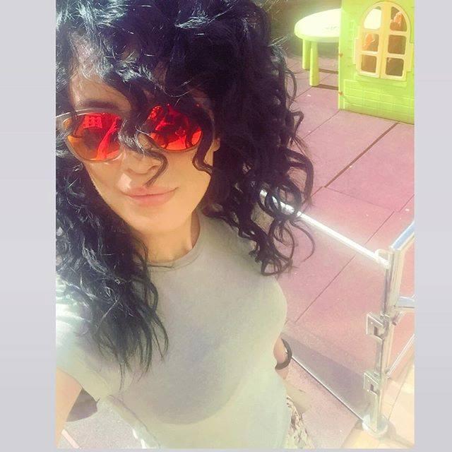 O vedetă din România a intrat în baia unui restaurant. A făcut imediat o fotografie. Ce era acolo 383702