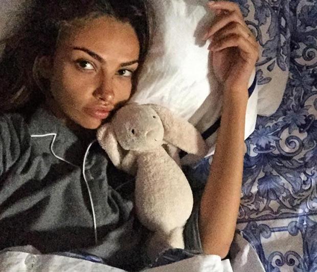 Cum arată Mădălina Ghenea naturală. Poza care i-a uimit pe fani (Foto) 384040