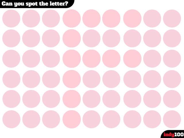 O nouă iluzie optică a luat cu asalt internetul. Tu poți să găsești litera?