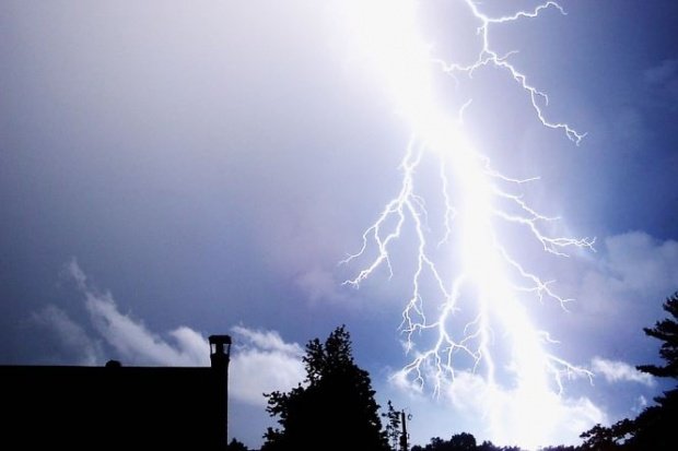 Avertizare de fenomene meteo periculoase. Furtună în București, Ilfov și Giurgiu