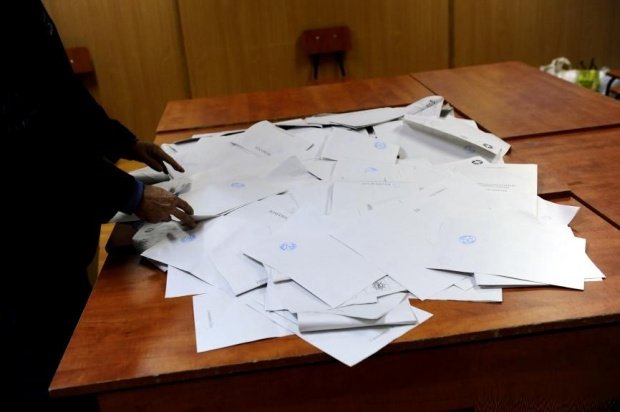 Suspiciuni de fraudă în Năvodari: Au fost găsite mai multe buletine de vot decât ar fi trebuit