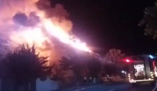 Incendiu extrem de puternic în Calafat. O biserică a fost făcută scrum