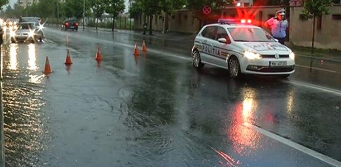 COD PORTOCALIU şi GALBEN de furtuni şi inundaţii. Care sunt judeţele afectate 387461