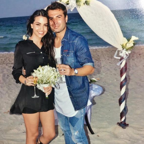 Care divorţ? Soţia lui Adrian Mutu i-a făcut o surpriză de proporţii. Cine s-ar fi aşteptat la asta? (Foto) 387705