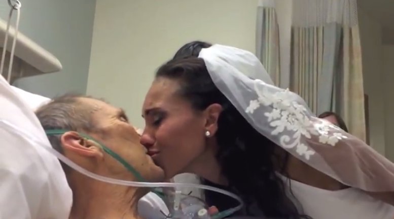 Imagini emoţionante. O mireasă dansează cu tatăl ei muribund în salonul de spital - VIDEO 