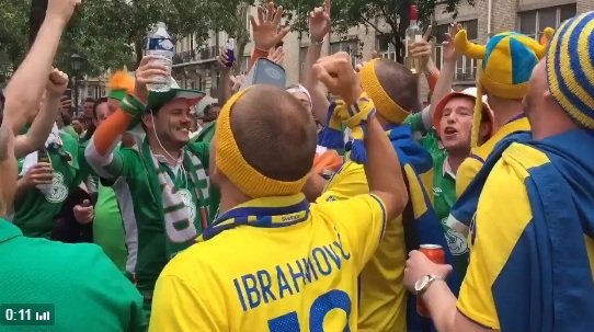 Imagini senzaționale la EURO 2016. Suporterii Irlandei și Suediei au cântat împreună melodii ale trupei ABBA
