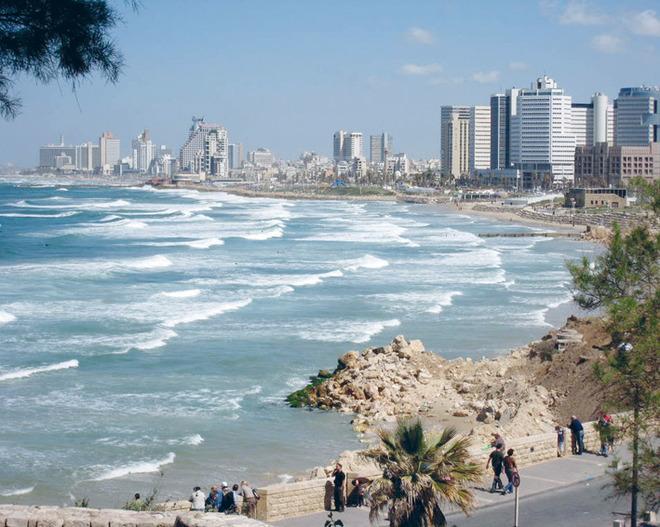 Miercuri, 22 iunie, Jurnalul National apare cu al doilea volum "Călătorii pentru o viaţă", de la National Geographic 388173