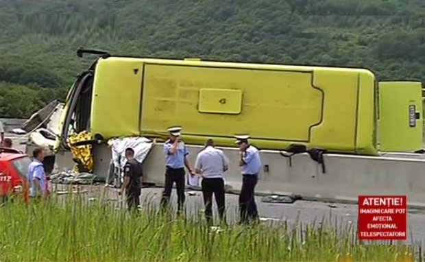 Autorităţile controlează firma de la care era închiriat autocarul implicat în accidentul din Braşov