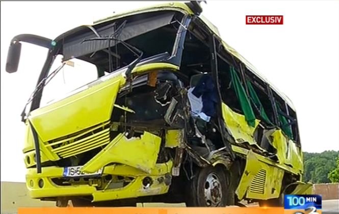Imagini din interiorul autocarului implicat în accidentul din Brașov
