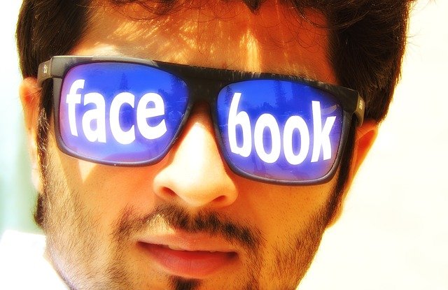 A înşelat sute de mii de oameni folosind o funcţie banală a Facebook-ului. Te numeri printre cei păcăliţi? 