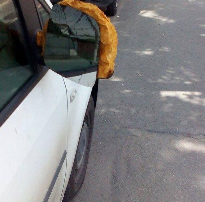 Ce și-a pus un șofer în locul oglinzii laterale. Întrece orice imaginație! FOTO în articol 388965