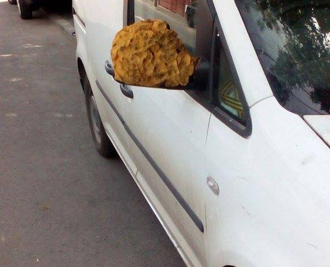 Ce și-a pus un șofer în locul oglinzii laterale. Întrece orice imaginație! FOTO în articol 388966
