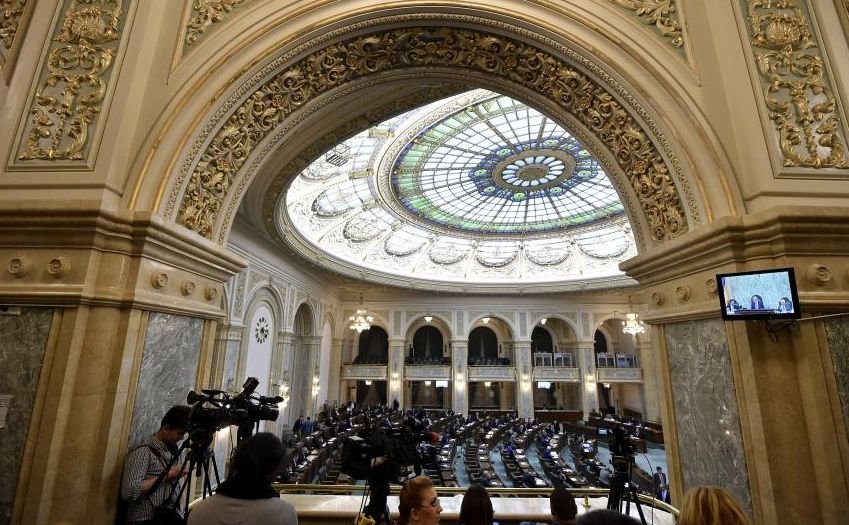 Premieră istorică: Senatul României nu lasă Guvernul să emită ordonanțe în perioada vacanței parlamentare